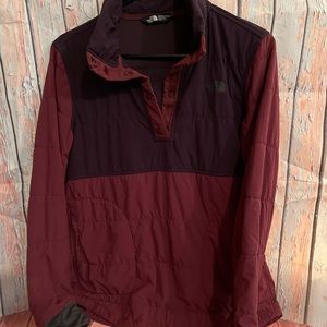 Women’s North Face pullover